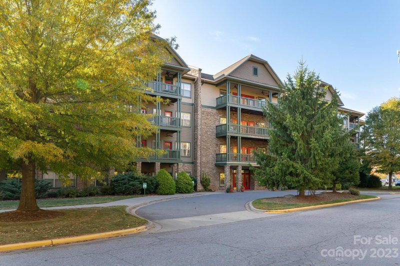 Property image 2 at 9 Kenilworth Knoll, Asheville, NC 28805