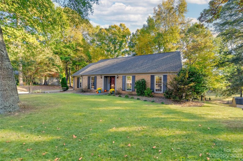 Property image 3 at 8839 Shaver Drive, Charlotte, NC 28277