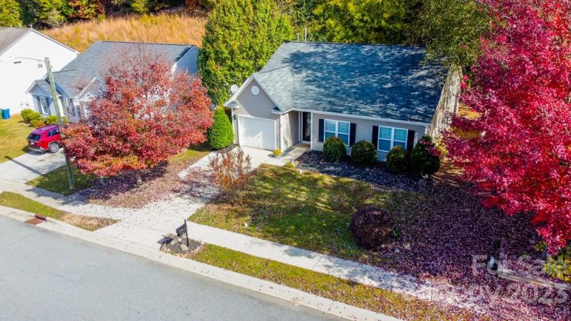 Property image 3 at 69 Ashton Bluff Circle, Mount Holly, NC 28120