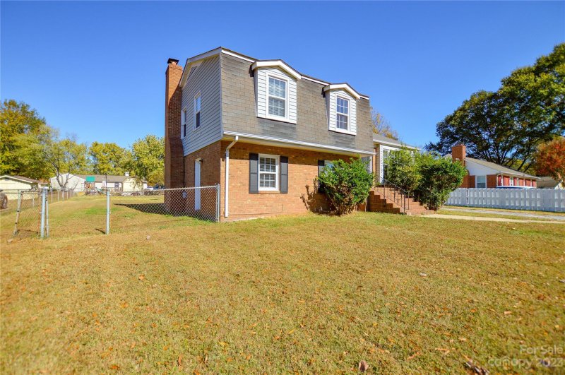 Property image 4 at 2425 O Hara Drive, Charlotte, NC 28273