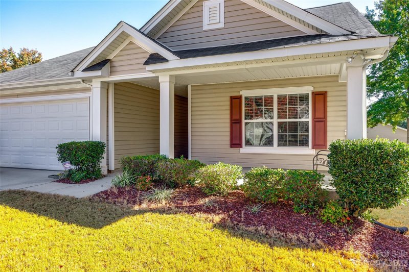 Property image 2 at 539 Putting Drive, Fort Mill, SC 29715