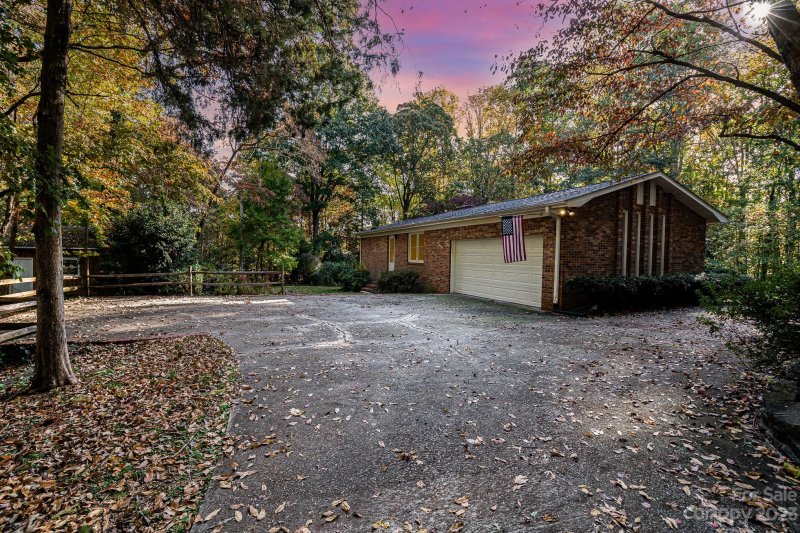 Property image 2 at 142 Mary Circle, Concord, NC 28025