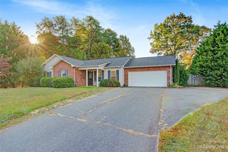 Property image 3 at 4947 Gateway Drive, Claremont, NC 28610