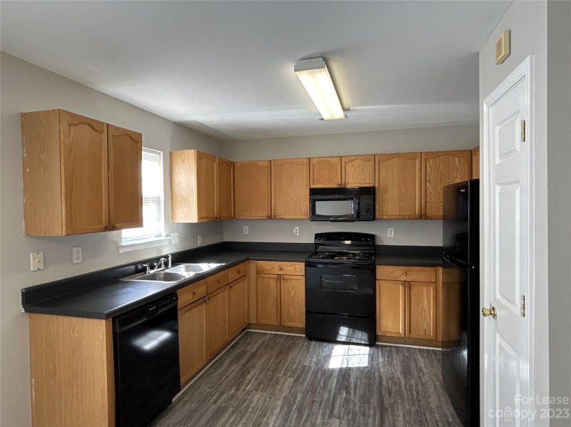 Property image 4 at 7116 Henderson Valley Lane, Charlotte, NC 28269