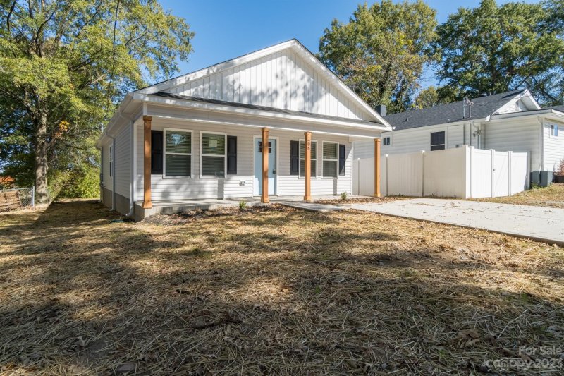 Property image 2 at 406 E Park Avenue, Gastonia, NC 28054