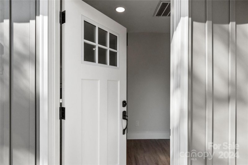 Property image 2 at 1427 Fox Run Drive, Charlotte, NC 28212