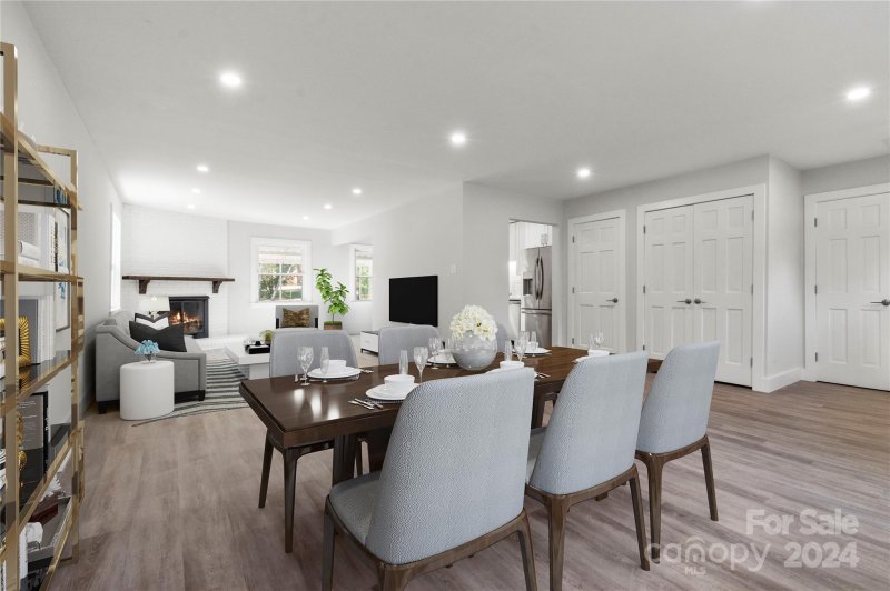 Property image 3 at 1427 Fox Run Drive, Charlotte, NC 28212