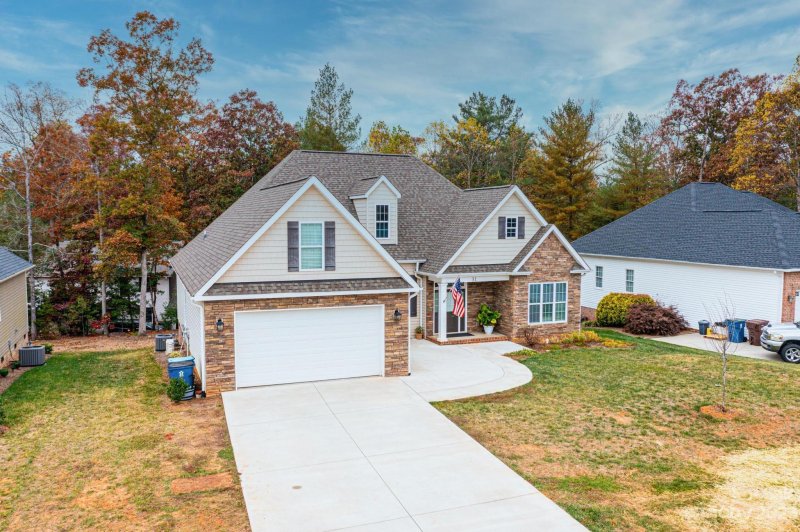 Property image 3 at 31 Whitman Court, Taylorsville, NC 28681