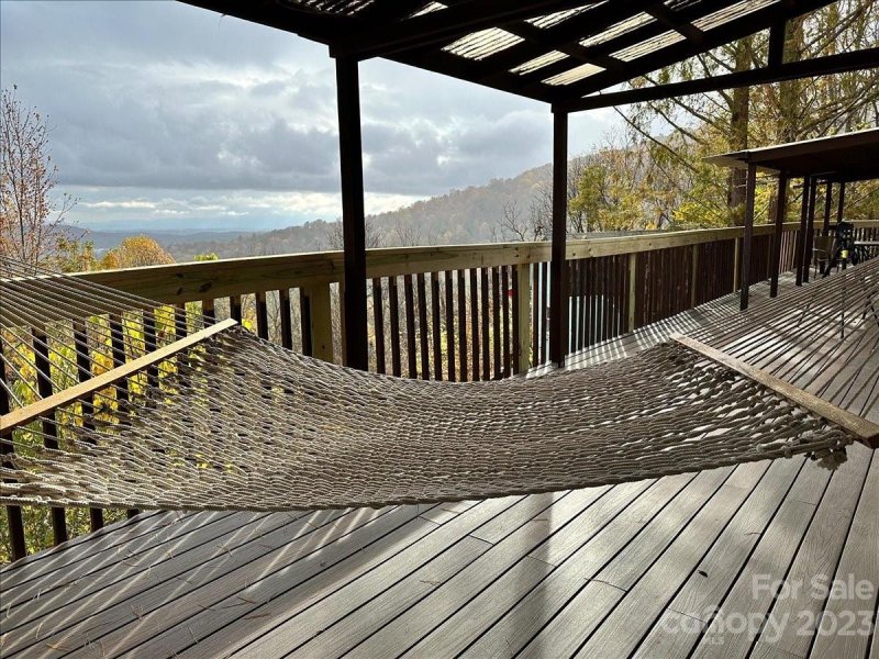 531 Green Meadow Lane