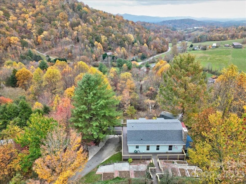 Property image 2 at 531 Green Meadow Lane, Mars Hill, NC 28754