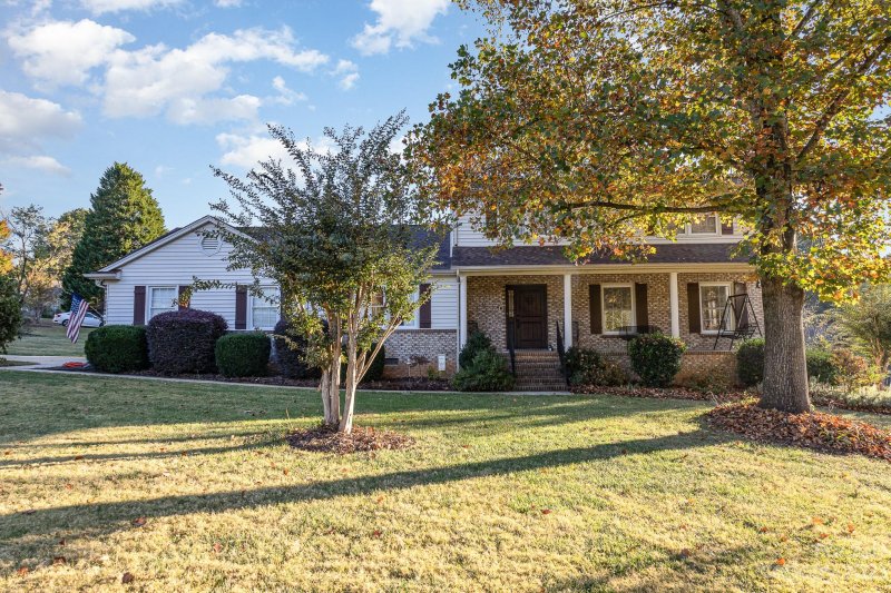 Property image 2 at 901 Sandy Lane, Gastonia, NC 28056