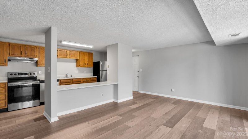 Property image 3 at 9511 Shannon Green Drive, Charlotte, NC 28213