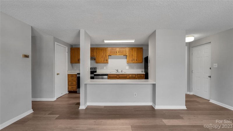 Property image 4 at 9511 Shannon Green Drive, Charlotte, NC 28213