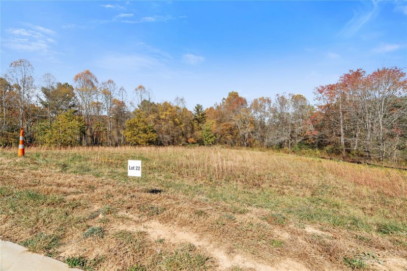 Property image 2 at 110 Scott Meadows Drive, Asheville, NC 28806