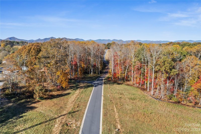 Property image 3 at 106 Scott Meadows Drive, Asheville, NC 28806