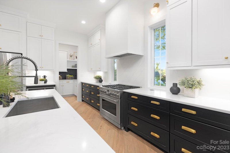 Property image 4 at 322 Brandywine Road, Charlotte, NC 28209