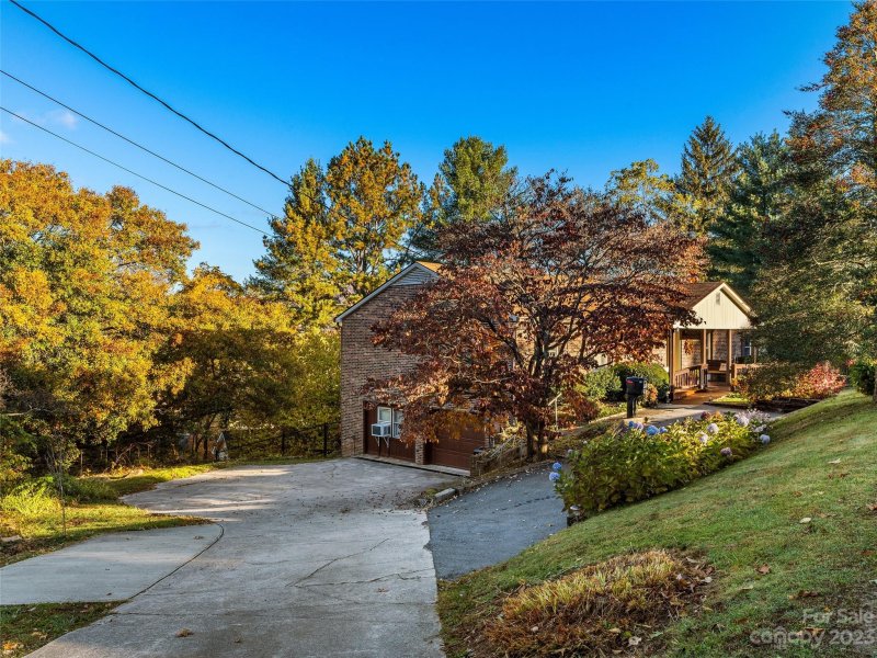 Property image 3 at 95 Leaf Lane, Clyde, NC 28721