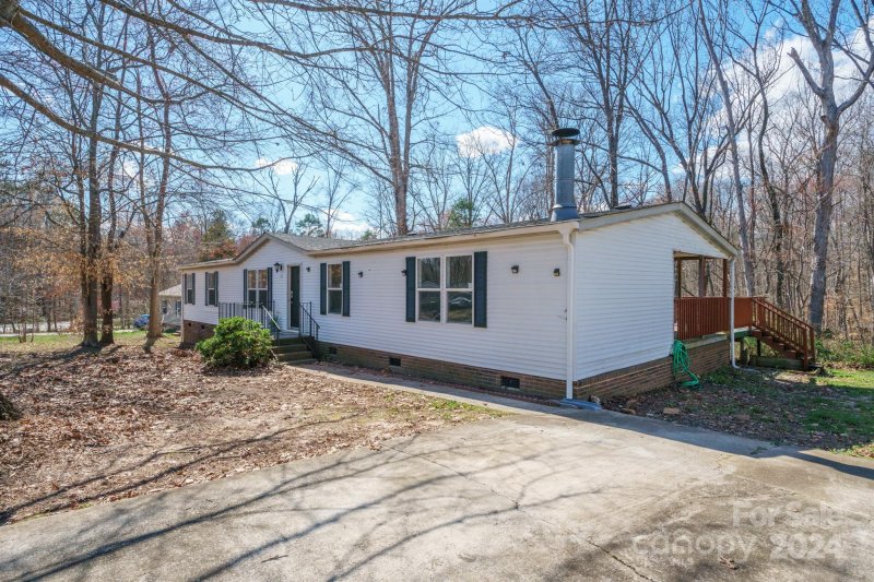 Property image 2 at 134 Tradewinds Court, Mooresville, NC 28115