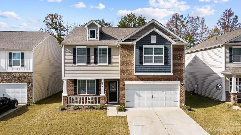 Property image 2 at 724 Larmore Avenue, Charlotte, NC 28216