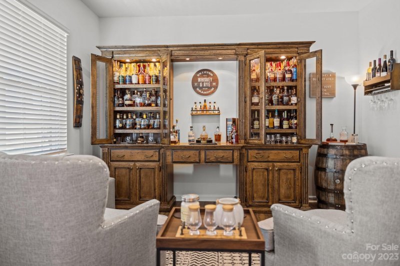 Property image 4 at 724 Larmore Avenue, Charlotte, NC 28216