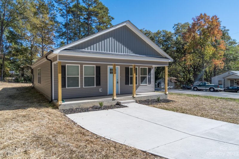 Property image 2 at 402 Digh Street, Gastonia, NC 28052