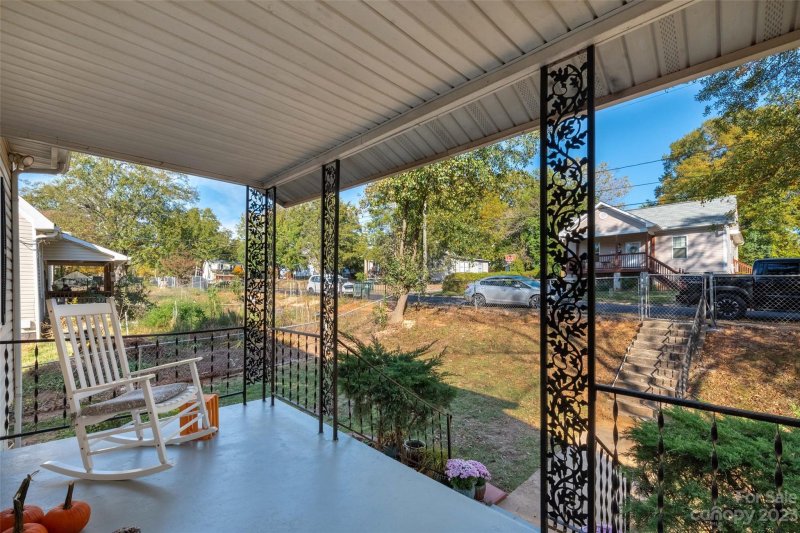Property image 3 at 307 S Highland Street, Gastonia, NC 28052