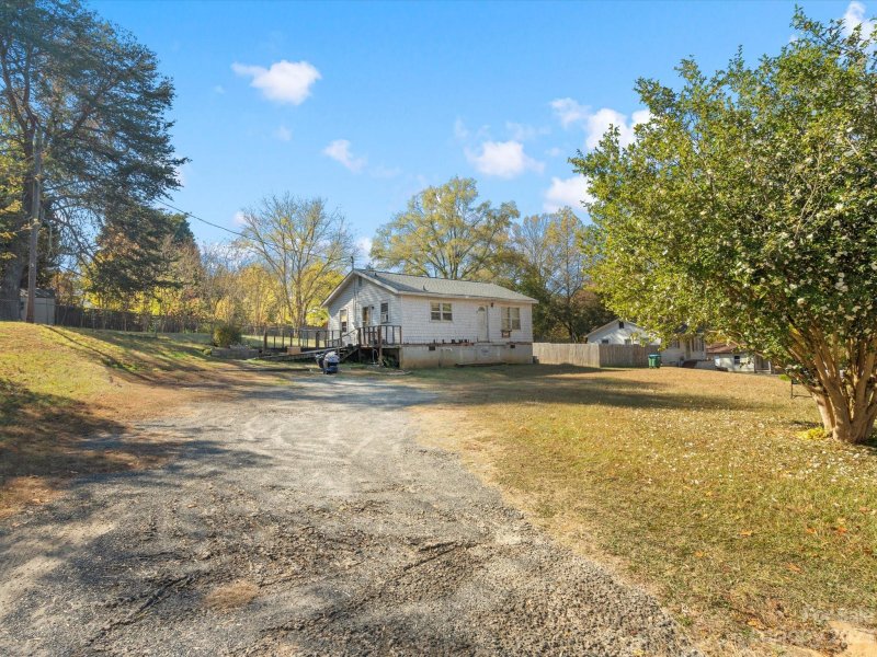 Property image 4 at 404 Dover Drive, Bessemer City, NC 28016