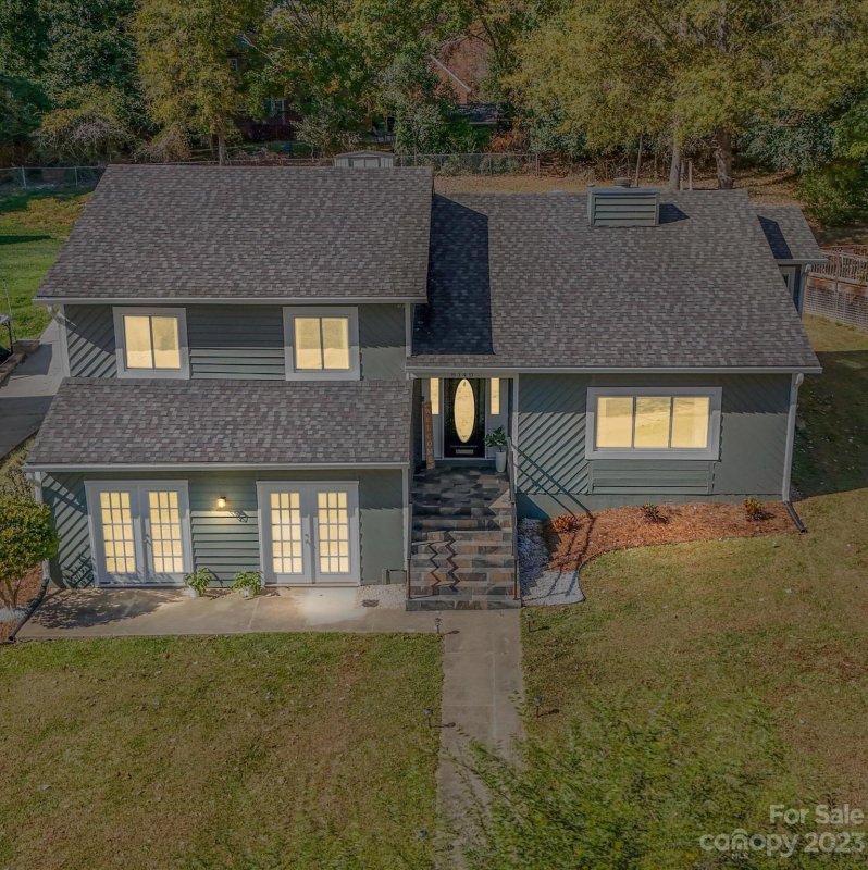 Property image 2 at 8140 Rittenhouse Circle, Charlotte, NC 28270
