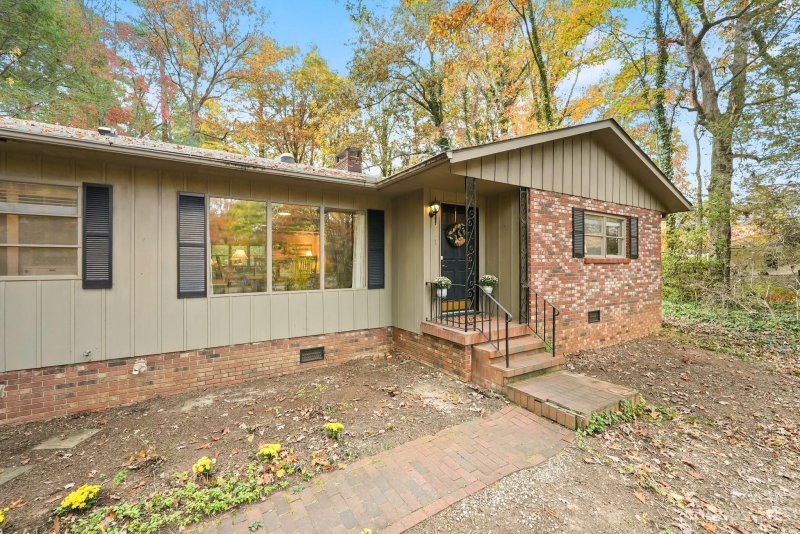 Property image 2 at 721 Heatherwood Drive, Hendersonville, NC 28792