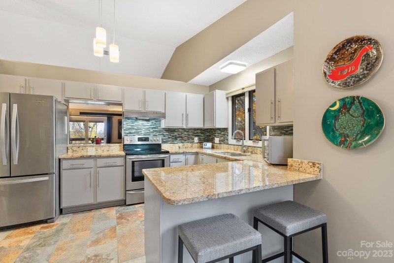 Property image 4 at 305 Piney Mountain Drive, Asheville, NC 28805