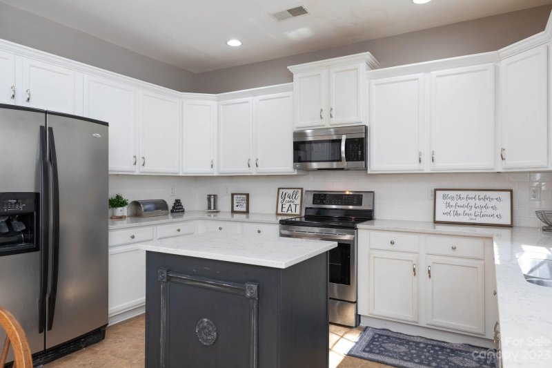 Property image 3 at 301 Memory Lane, Rock Hill, SC 29732