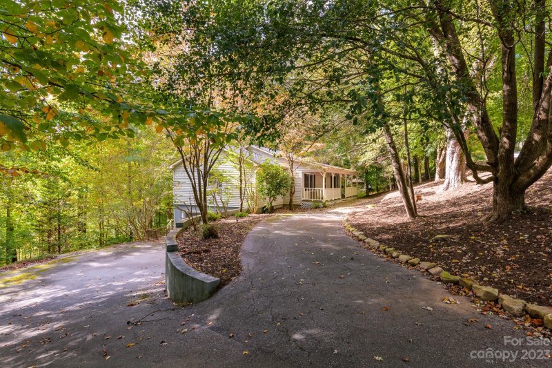 Property image 4 at 1555 Indian Hills Drive, Lenoir, NC 28645