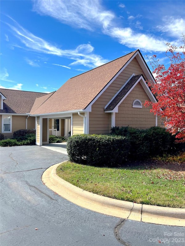 1902 Hyde Park Drive