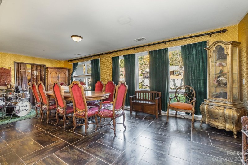 Property image 5 at 5619 Hollirose Drive, Charlotte, NC 28227