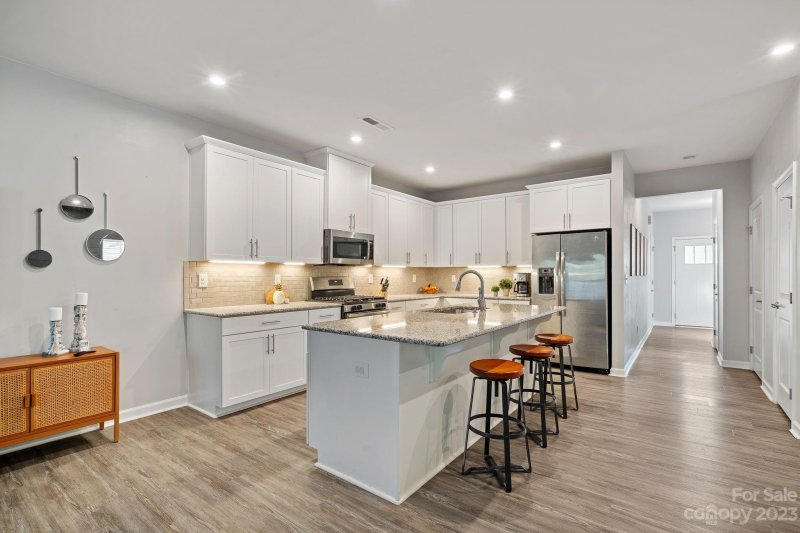 Property image 3 at 335 Park Meadows Drive, Matthews, NC 28104