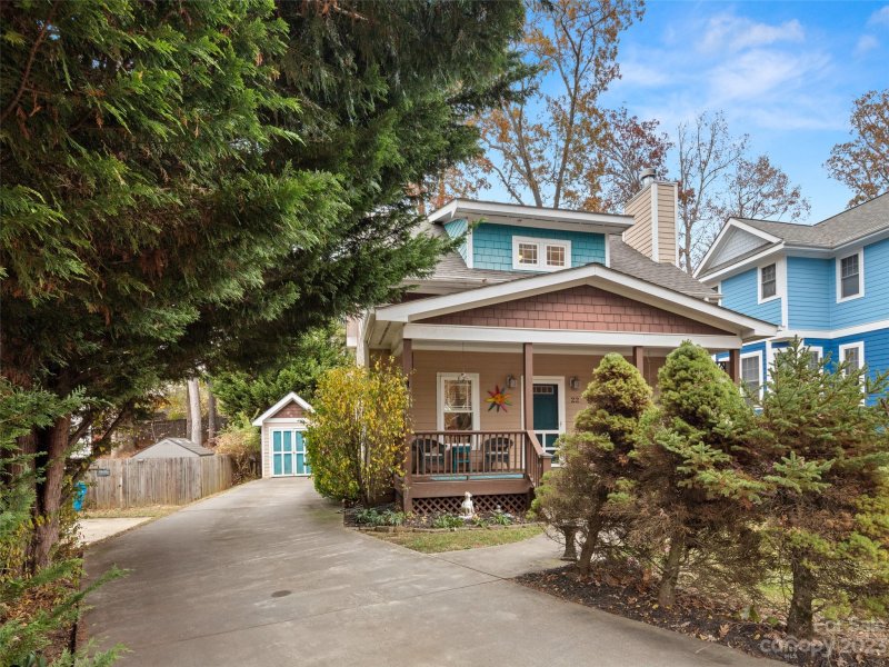 Property image 3 at 22 Lamar Avenue, Asheville, NC 28803