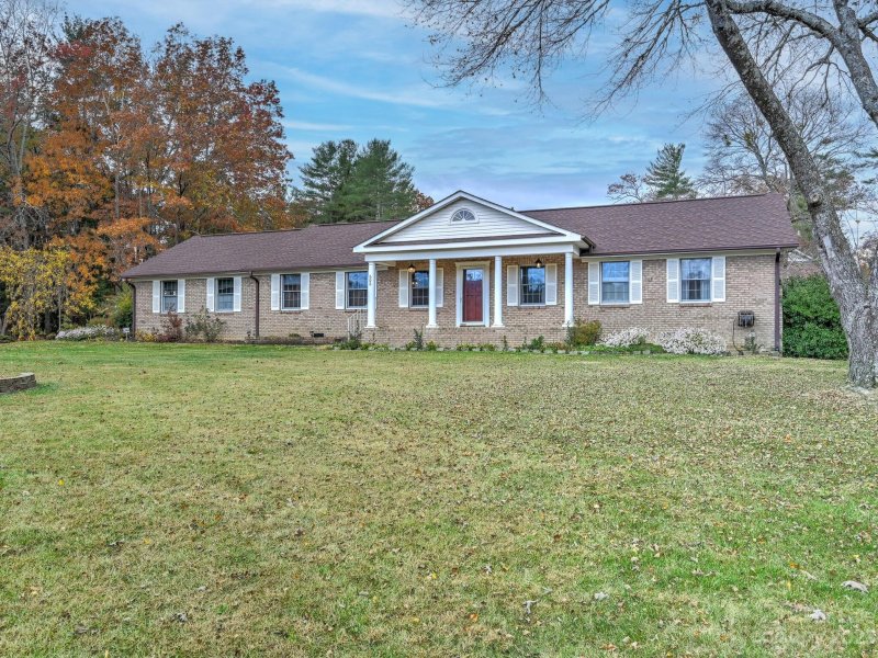 Property image 3 at 505 Crooked Creek Road, Hendersonville, NC 28739