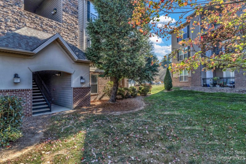 Property image 4 at 181 Brickton Circle, Fletcher, NC 28732