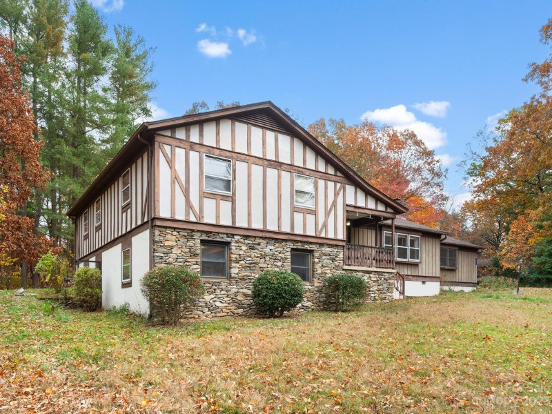 Property image 2 at 3200 Hickory Hill Road, Hendersonville, NC 28792