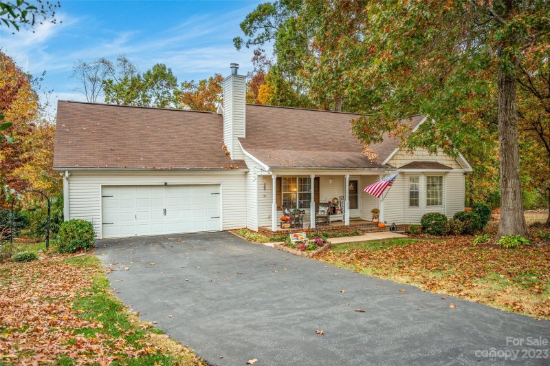 Property image 2 at 116 Greenwich Drive, Statesville, NC 28677