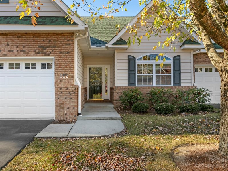 Property image 2 at 112 Victoria Park Drive, Hendersonville, NC 28792