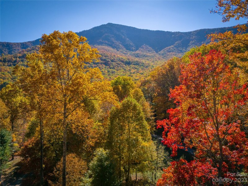 Property image 2 at 13 Miners Trace Road, Burnsville, NC 28714