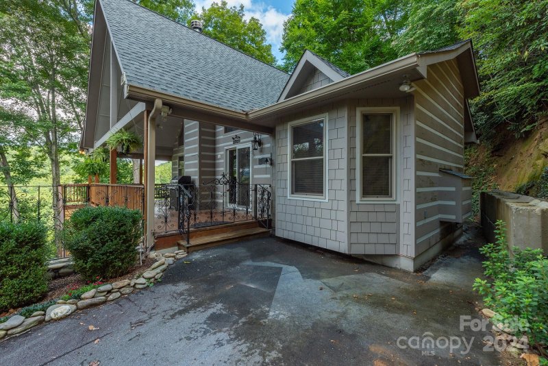 Property image 3 at 21 Shady Side Drive, Burnsville, NC 28714