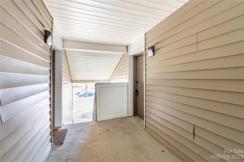 Property image 3 at 9609 Vinca Circle, Charlotte, NC 28213