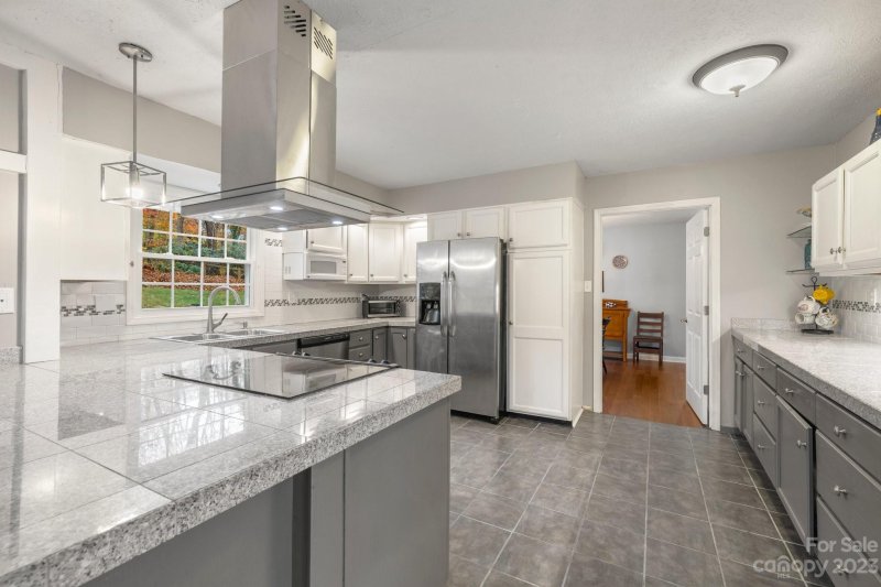 Property image 4 at 42 Springwood Drive, Asheville, NC 28805