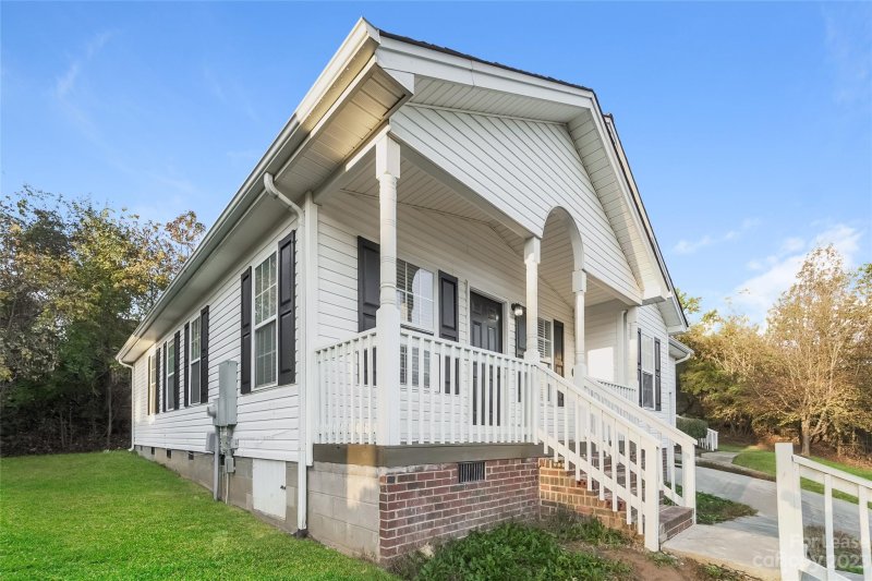 Property image 3 at 6223 Dumont Lane, Charlotte, NC 28269