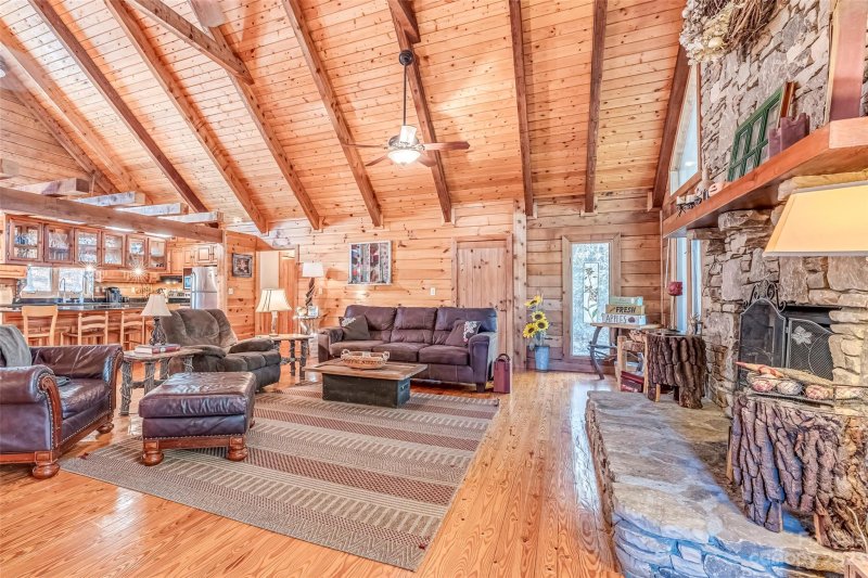 Property image 3 at 6 Ravenwood Lane, Horse Shoe, NC 28742