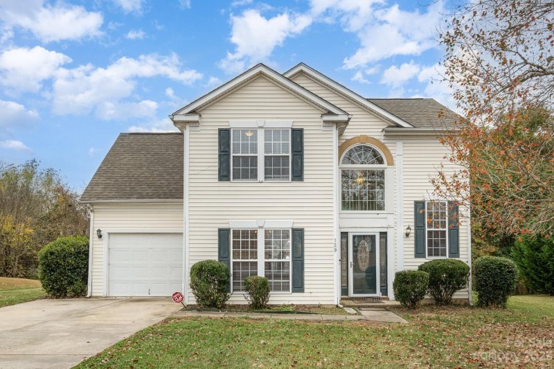 Property image 2 at 129 Lantana Drive, Mount Holly, NC 28120