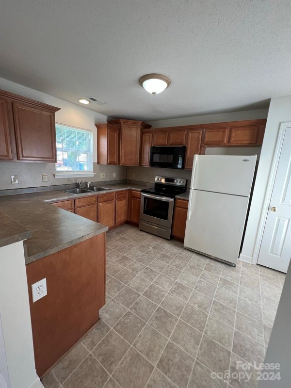 Property image 3 at 214 Clusters Circle, Mooresville, NC 28117