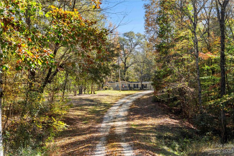 Property image 3 at 5825 Crawford Road, Gastonia, NC 28052